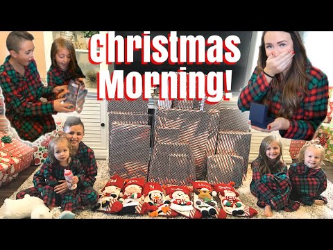 CHRISTMAS MORNING 2019 is Finally Here! / CHRISTMAS SURPRISES for Everyone! / Life As We GOmez