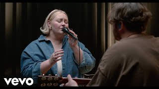 Download lagu Bella Taylor Smith - How Great Thou Art (Live) mp3 Download lagu Bella Taylor Smith - How Great Thou Art (Live) mp3