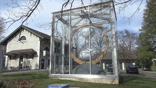 The hourglass of the Millennium