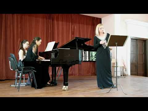 Zlata Tcaci "Albe făclii'