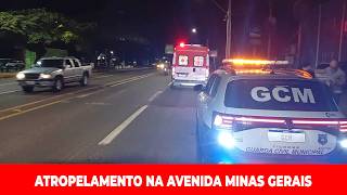 HOMEM É SOCORRIDO PELO SAMU APÓS SER ATROPELADO NA AVENIDA MINAS GERAIS EM APUCARANA