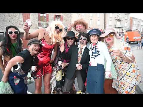 Défilé des classes en 2 à Dunières