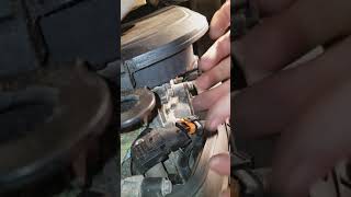 Volvo s40 2004.5 2005 2006 2.4i dtc code p0190 fuel rail pressure sensor replacement