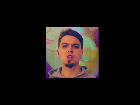 Agresywny układ trawnika - PANI ZERO JEDEN