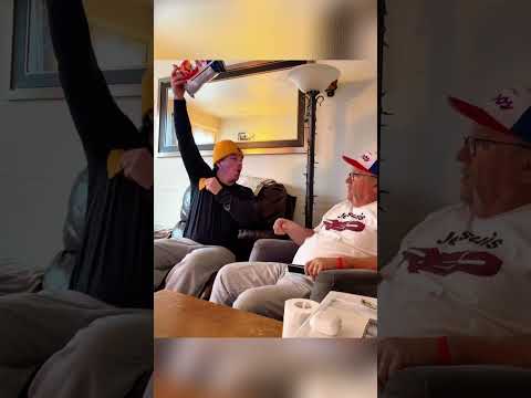 ông bố đáng thương và thằng con báo thủ