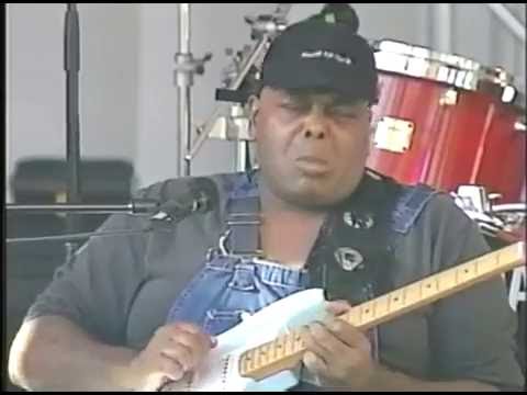 Voodoo Chile/Them Changes - Isaac Scott Band ( E.M.P. 'MoPop' Grand Opening 6-23-00)