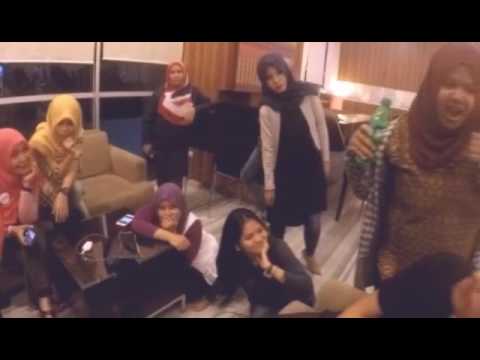 download lagu mp3 mp4 Virzha Gila Gilaan, download lagu Virzha Gila Gilaan gratis, unduh video klip Virzha Gila Gilaan