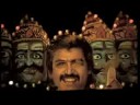 段ボールの看板が、映画スターから政治家へ。そして crow だけが残った / The Times of India「A Day in the Life of Chennai」