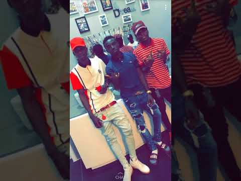 download lagu mp3 mp4 Criss Waddle House In Usa, download lagu Criss Waddle House In Usa gratis, unduh video klip Criss Waddle House In Usa