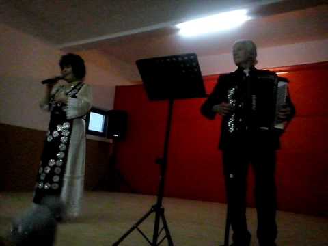 - Cetățenii comunei Bordei Verde au adus un frumos omagiu femeii