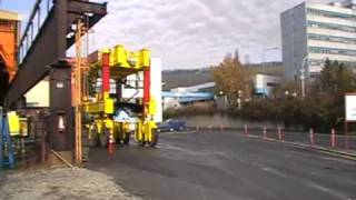 preview picture of video 'Centreport Straddle Carrier - test drive Wurzburg'