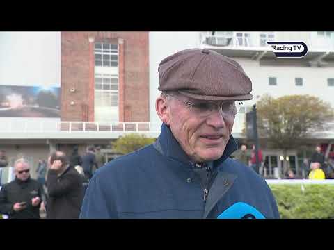 Oh, she's very smart! LAUREL zooms home on her return - Racing TV