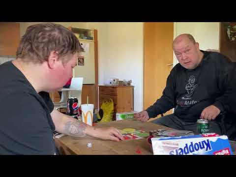 Tanja Ole spiller ludo