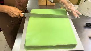 Malaysia’s 40-Year-Old Pandan Cake Cutting Is Incredible! 🇲🇾