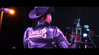 Video A La Moda (En Vivo) de Colmillo Norteño