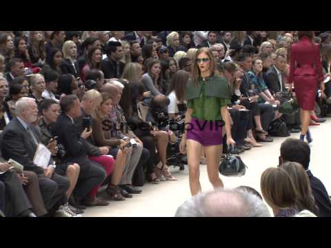Burberry Prorsum: London Fashion Week Spring/Summer 2013 ...