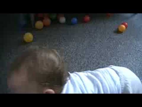 Max en Sam Raemaekers in het ballenhuis