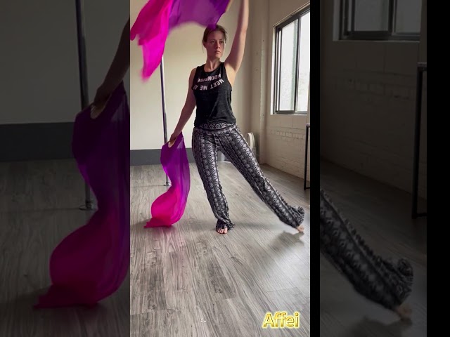 Vídeo relacionado con Anlising 1 Par Abanicos de Seda Danza del Vientre, Abanico Ventilador Danza, Danza del Abanico, Abanico de Seda Danza, Abanico Largos para Bailar, para Danza del Vientre, Baile Nacional