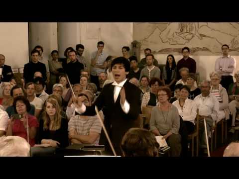 Jose Luis Gutierrez conducts Mozart's Requiem, 