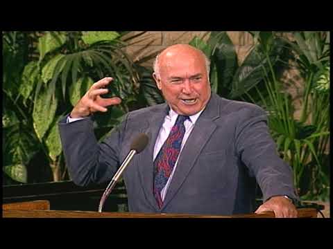 Pastor Chuck Smith -- Amos Chapters 1-3 - 1993 HD