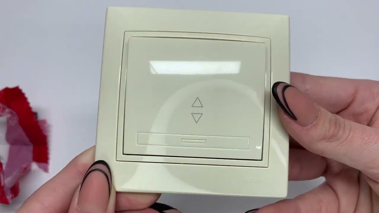 Выключатель проходной одноклавишный с вставкой LEZARD Mira крем 701-0303-105