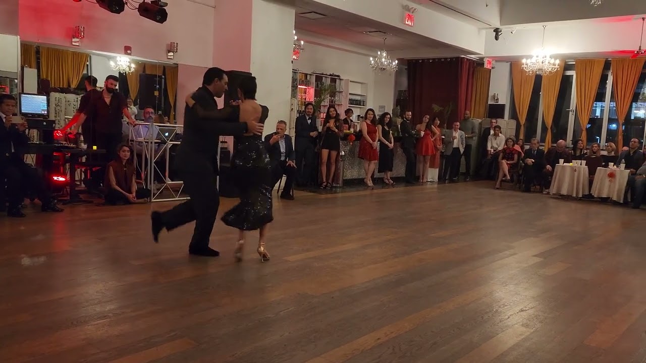 Video thumbnail for Argentine tango: Florencia Borgnia  & Marcos Pereira - Idilio Trunco