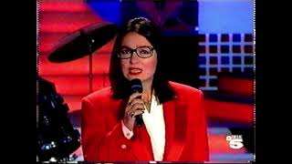 Nana Mouskouri (“Siboney”)