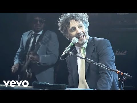 Videoclip de Tumbas de la Gloria (En Vivo) — Fito Páez
