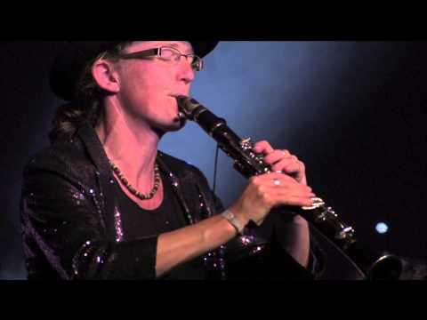 Forn Forstu Fun Mir Avek by the London Klezmer Quartet