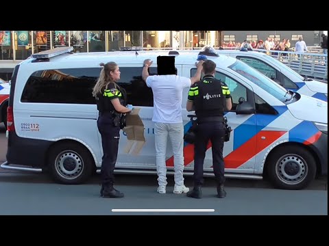 Leraar neergestoken tijdens musical groep 8 in Alblasserdam - Hulpdiensten met spoed!