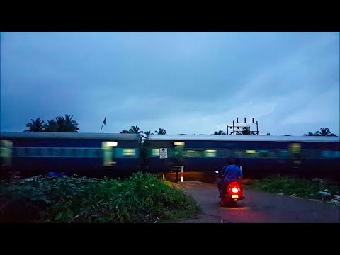 Unmanned Railroad Crossing in India!