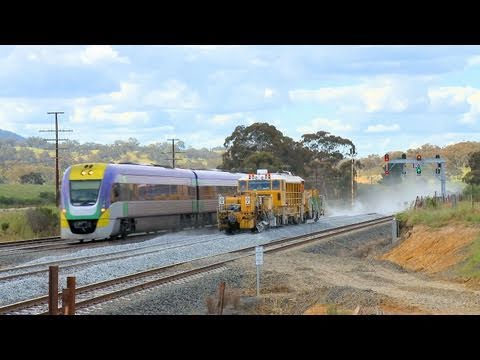 V/Line V/Locity whips up dust - V/Line Country Passenger Trains in Australia - PoathTV