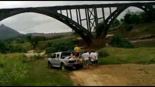 preview picture of video 'Chegando no ponto de Pesca na beira do Rio Doce embaixo da Ponte Inacabada de Itapina ES'