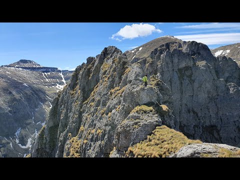 Brâna Mare a Morarului & Acul Mare, Bucegi.