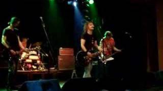 Videoklip: Prohrála v kartách - Za vodou (live) s textom piesne Videoklip Prohrála v kartách - Za vodou (live) s textom piesne