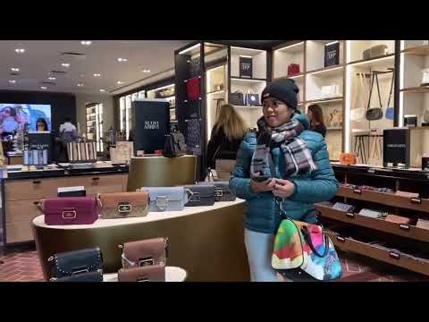 Continuation of window shopping at Serravalle Outlet