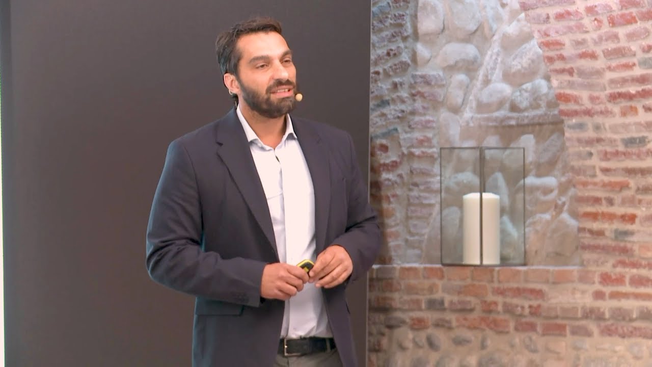 L’attimo decisivo: il cronista e il peso di una parola | Claudio Giambene | TEDxBassanoDelGrappa