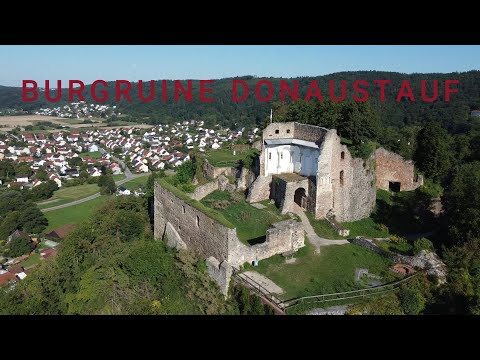 Spektakuläre Drohnenaufnahmen: Verlassene Burgruine aus der Luft | 4K