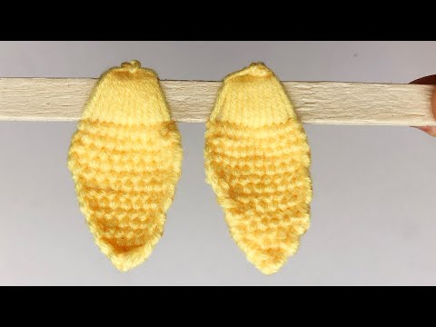 Super Easy Woolen Flower Making using Ice cream Stick - Popsicle crafts - DIY wool craft ideas