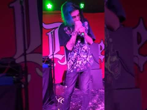 Emoflytrap-Kiss Me (Live Sacramento CA 7/21/19)