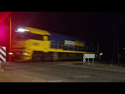 3MA5 PN down "Linfox Express #2" (NR4, NR9), Melbourne to Adelaide, 2125, 4/2/25, Stawell VIC