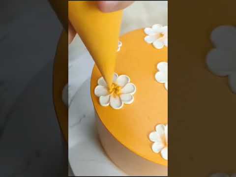 cake decorating menghias kue motif bunga sederhana. ❤️🥰subscribe yah