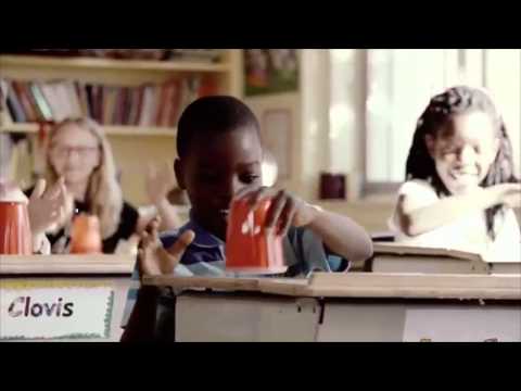 Main dans la main contre l'intimidation (Ne reste pas seul) (VOIX+PAROLES)