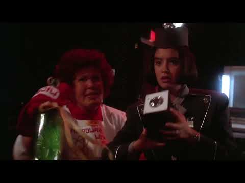 Gremlins 2: The New Batch (1990) - The kitchen infestation | RetroMovies