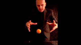 preview picture of video 'Leicester Magician David Fox'