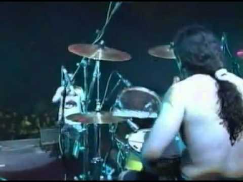 Videoclip de Seguimos En Pie — Ska-P