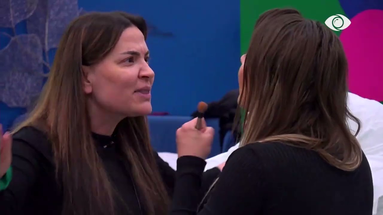 “Je grua...”/ Vijon diskutimi mes Rozanës dhe Gertës: Nuk ke forcë