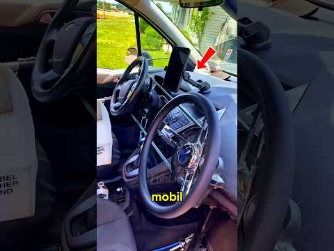 Kenapa Mobil Ini Punya 2 Setir Sekaligus?