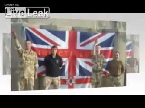 Soldados britanicos hacen el saludo nazi con la bandera de la union jack