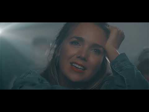 Lucie Vondráčková  Perfect Kiss Official 1080p